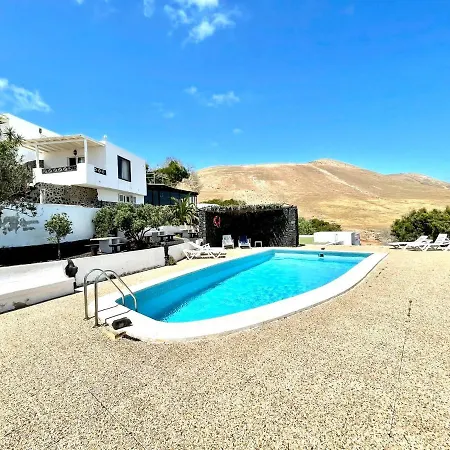 Estupendo Apartamento B, Vista A Piscina Y Oceano Uga